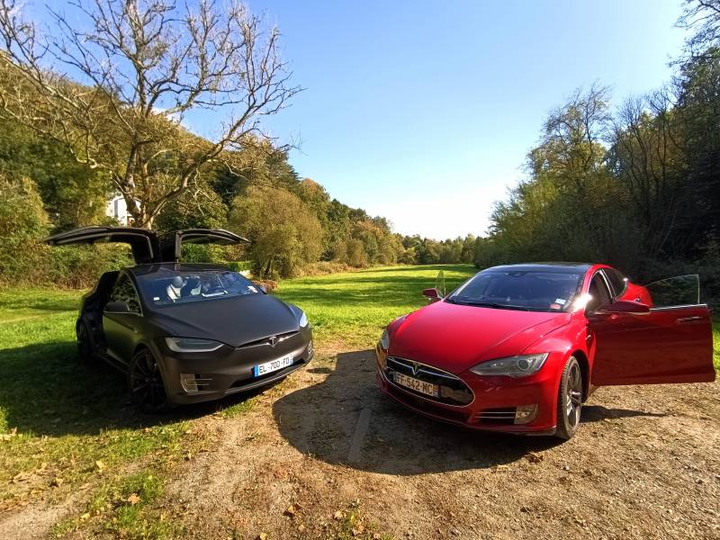 Transport premium au Conquet : liaison gare et aéroport en Tesla avec Hermès Mobilité Transport