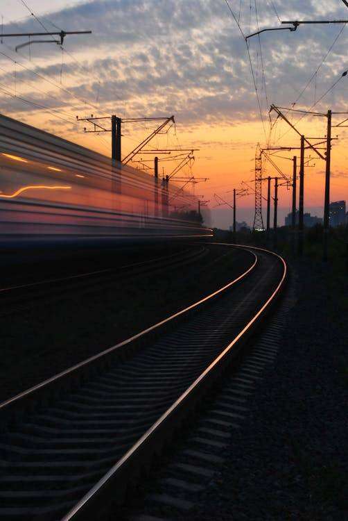 Réserver un chauffeur en gare SNCF de Brest au lieu d’attendre en station de taxi