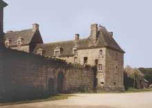 Taxi à Brest pour aller au chateau de Kergroadez à Brélès 